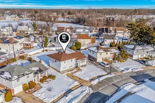 59 Ford Dr W, Massapequa, NY 11758 - Photo 2