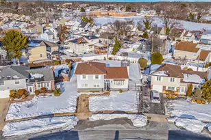 59 Ford Dr W, Massapequa, NY 11758 - Photo 2