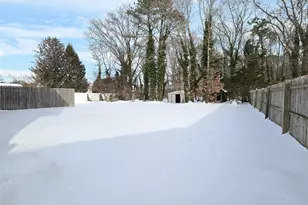 43 Fallen Leaf Rd, Holbrook, NY 11741 - Photo 2