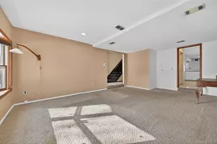 61 Estate Ct, Woodbury, NY 11797 - Photo 4