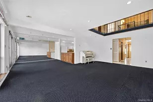 61 Estate Ct, Woodbury, NY 11797 - Photo 10