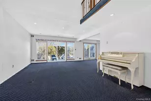 61 Estate Ct, Woodbury, NY 11797 - Photo 8