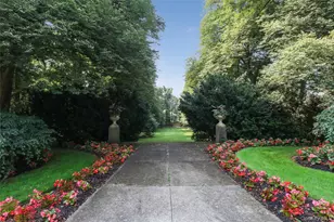 61 Estate Ct, Woodbury, NY 11797 - Photo 28