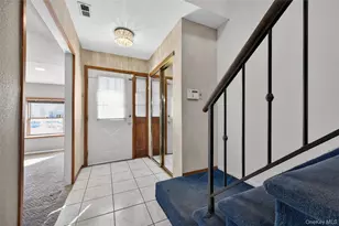 61 Estate Ct, Woodbury, NY 11797 - Photo 2