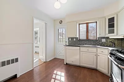 91 Drake Street, Malverne, NY 11565 - Photo 16