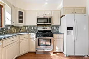 91 Drake St, Malverne, NY 11565 - Photo 14