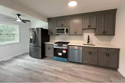 495 Hawkins Road, Selden, NY 11784 - Photo 4