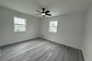 495 Hawkins Rd, Selden, NY 11784 - Photo 16