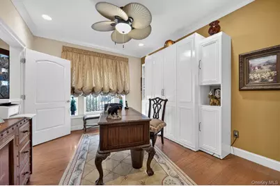 366 Roosevelt Way, Westbury, NY 11590 - Photo 22