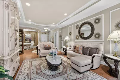 366 Roosevelt Way, Westbury, NY 11590 - Photo 6