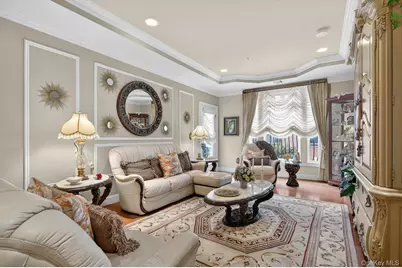 366 Roosevelt Way, Westbury, NY 11590 - Photo 4