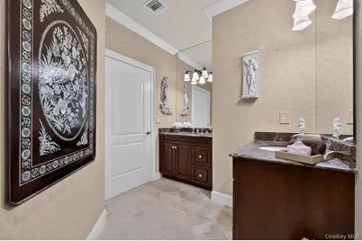 366 Roosevelt Way, Westbury, NY 11590 - Photo 20