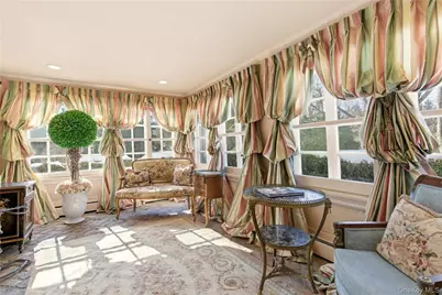 42 Clocktower Lane, Old Westbury, NY 11568 - Photo 8