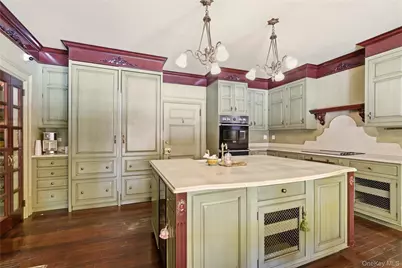 42 Clocktower Lane, Old Westbury, NY 11568 - Photo 12