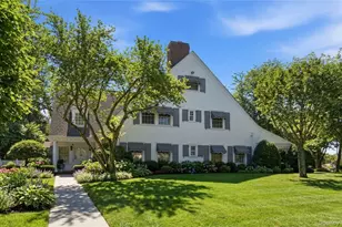 42 Clock Tower Ln, Old Westbury, NY 11568 - Photo 2