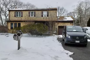 639 5th St, Ronkonkoma, NY 11779 - Photo 4