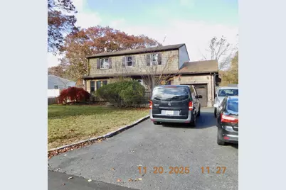 639 5th Street, Ronkonkoma, NY 11779 - Photo 2