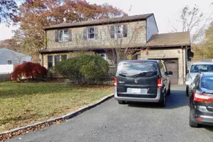 639 5th St, Ronkonkoma, NY 11779 - Photo 2