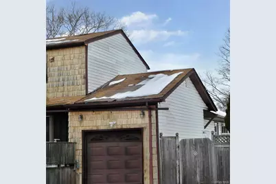 639 5th Street, Ronkonkoma, NY 11779 - Photo 2