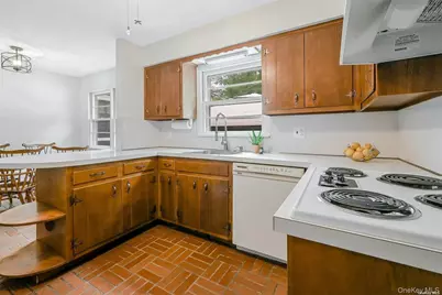 5 Bronze Court, Huntington, NY 11743 - Photo 10