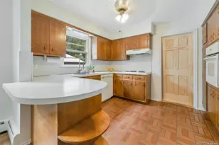 5 Bronze Ct, Huntington, NY 11743 - Photo 8