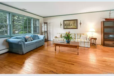 5 Bronze Court, Huntington, NY 11743 - Photo 4