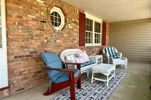 5 Bronze Ct, Huntington, NY 11743 - Photo 4