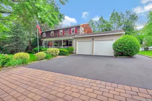 5 Bronze Ct, Huntington, NY 11743 - Photo 2