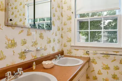 5 Bronze Court, Huntington, NY 11743 - Photo 18