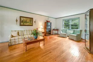 5 Bronze Ct, Huntington, NY 11743 - Photo 6
