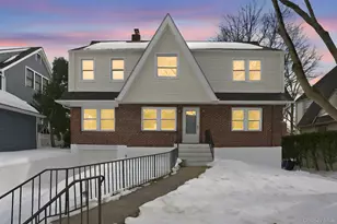 4 Pine Brook Dr, Larchmont, NY 10538 - Photo 2