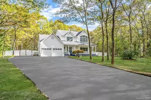 22 Jerusalem Hollow Rd, Manorville, NY 11949 - Photo 2