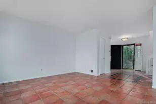 14 Woodbine Dr, Highland Mills, NY 10930 - Photo 10