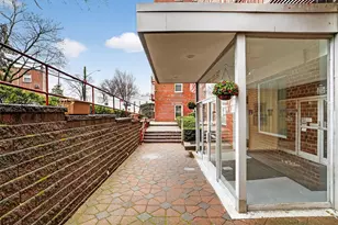 3311 Giles Pl, Bronx, NY 10463 - Photo 2