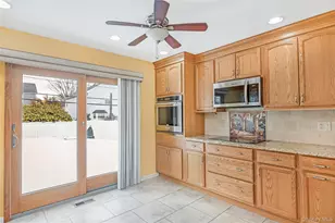 2288 Jefferson St, East Meadow, NY 11554 - Photo 12