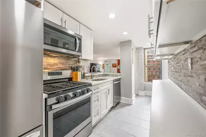 111 E 88th Street #10F, New York, NY 10128 - Photo 6