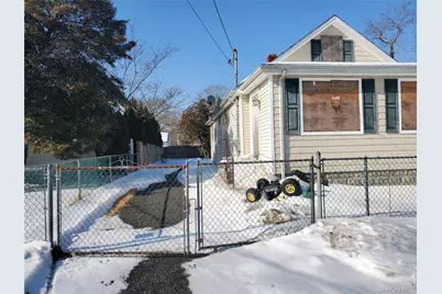 30 Franklin Avenue, Mastic, NY 11950 - Photo 2