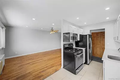 355 Route 111 #23, Smithtown, NY 11787 - Photo 18