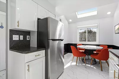 201 Poplar Court #201, Wantagh, NY 11793 - Photo 6