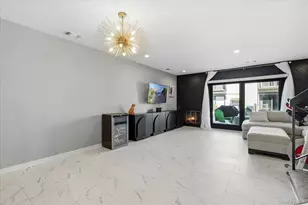 201 Poplar Ct, Wantagh, NY 11793 - Photo 8