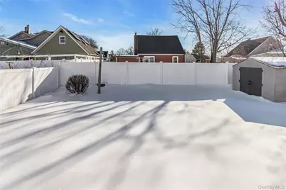 622 Wellelein Road, Uniondale, NY 11533 - Photo 18