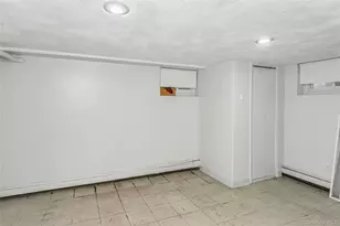 622 Wellelein Rd, Uniondale, NY 11533 - Photo 16