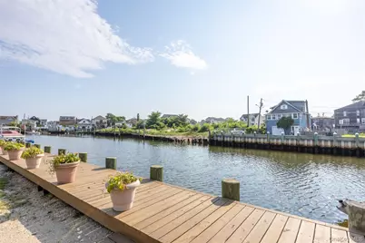 2436 Hempstead Lane, Wantagh, NY 11793 - Photo 36