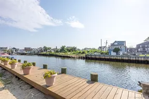 2436 Hempstead Ln, Wantagh, NY 11793 - Photo 36