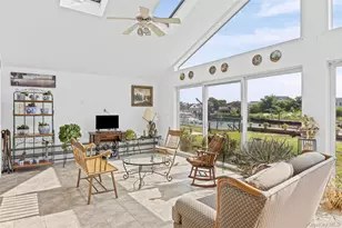 2436 Hempstead Ln, Wantagh, NY 11793 - Photo 6