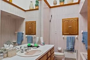 2436 Hempstead Ln, Wantagh, NY 11793 - Photo 22