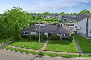 2436 Hempstead Ln, Wantagh, NY 11793 - Photo 44