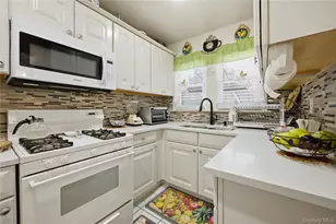 131-58 223rd St, Springfield Gardens, NY 11413 - Photo 6