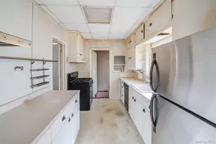 21 Park Ave, Malverne, NY 11565 - Photo 18