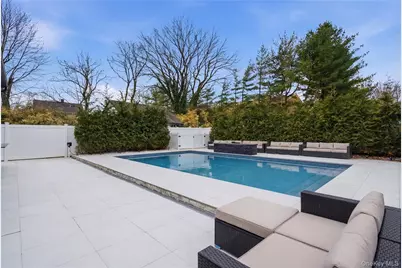 17 Garfield Place, Roslyn Heights, NY 11577 - Photo 42